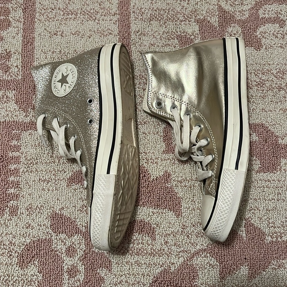 Champagne gold Converse
